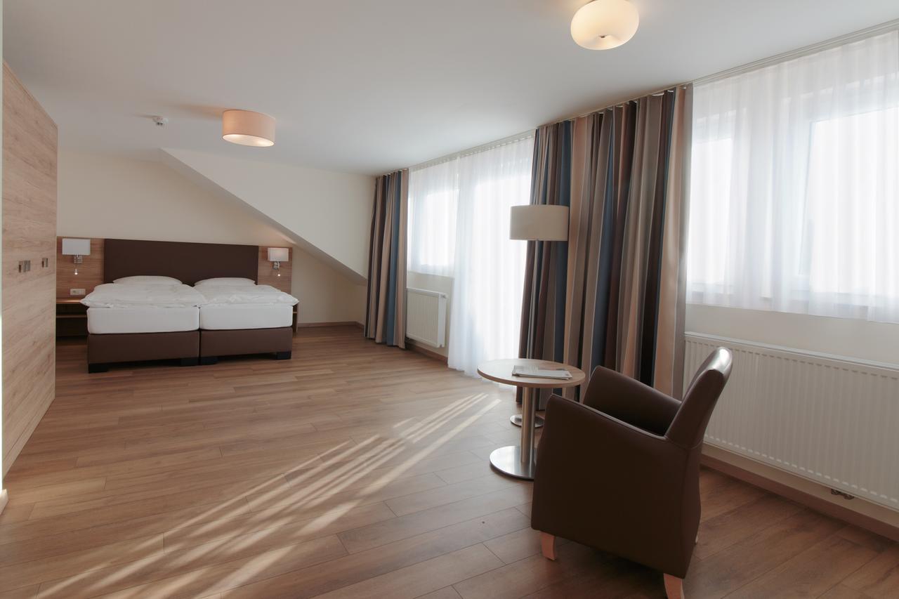 Hotel Heldt Бад Пирмонт Екстериор снимка
