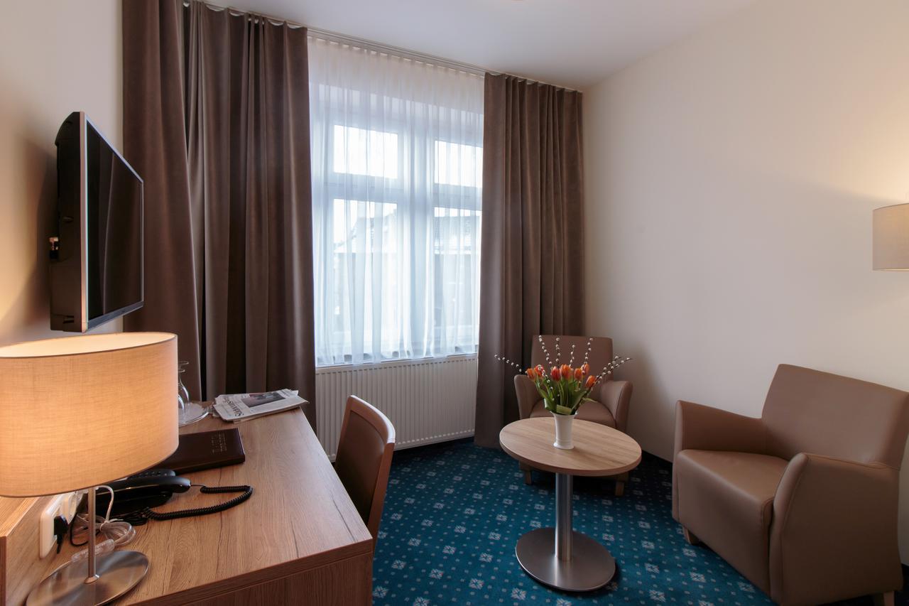 Hotel Heldt Бад Пирмонт Екстериор снимка