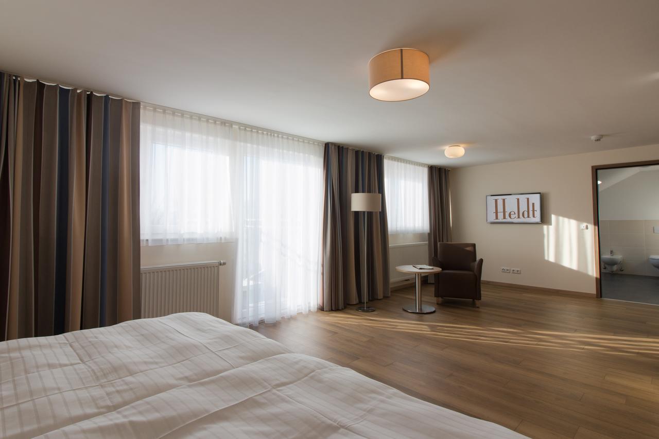 Hotel Heldt Бад Пирмонт Екстериор снимка