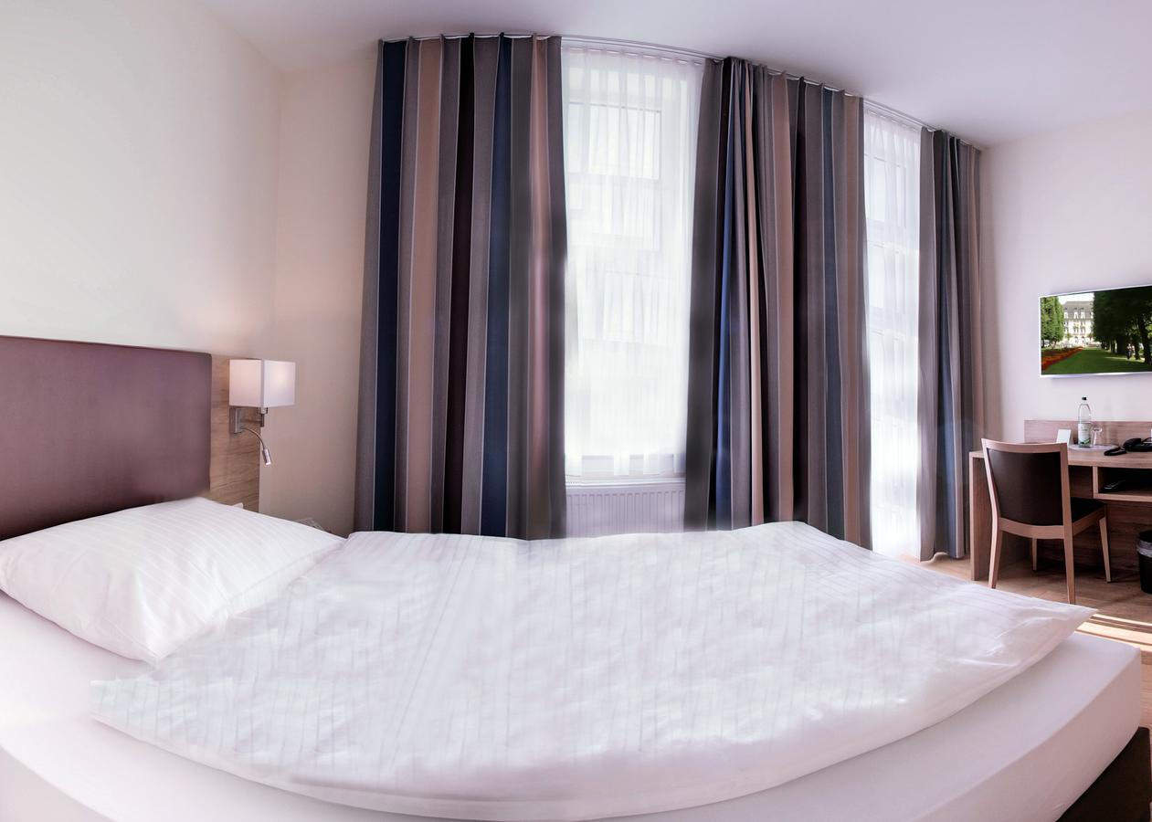 Hotel Heldt Бад Пирмонт Екстериор снимка